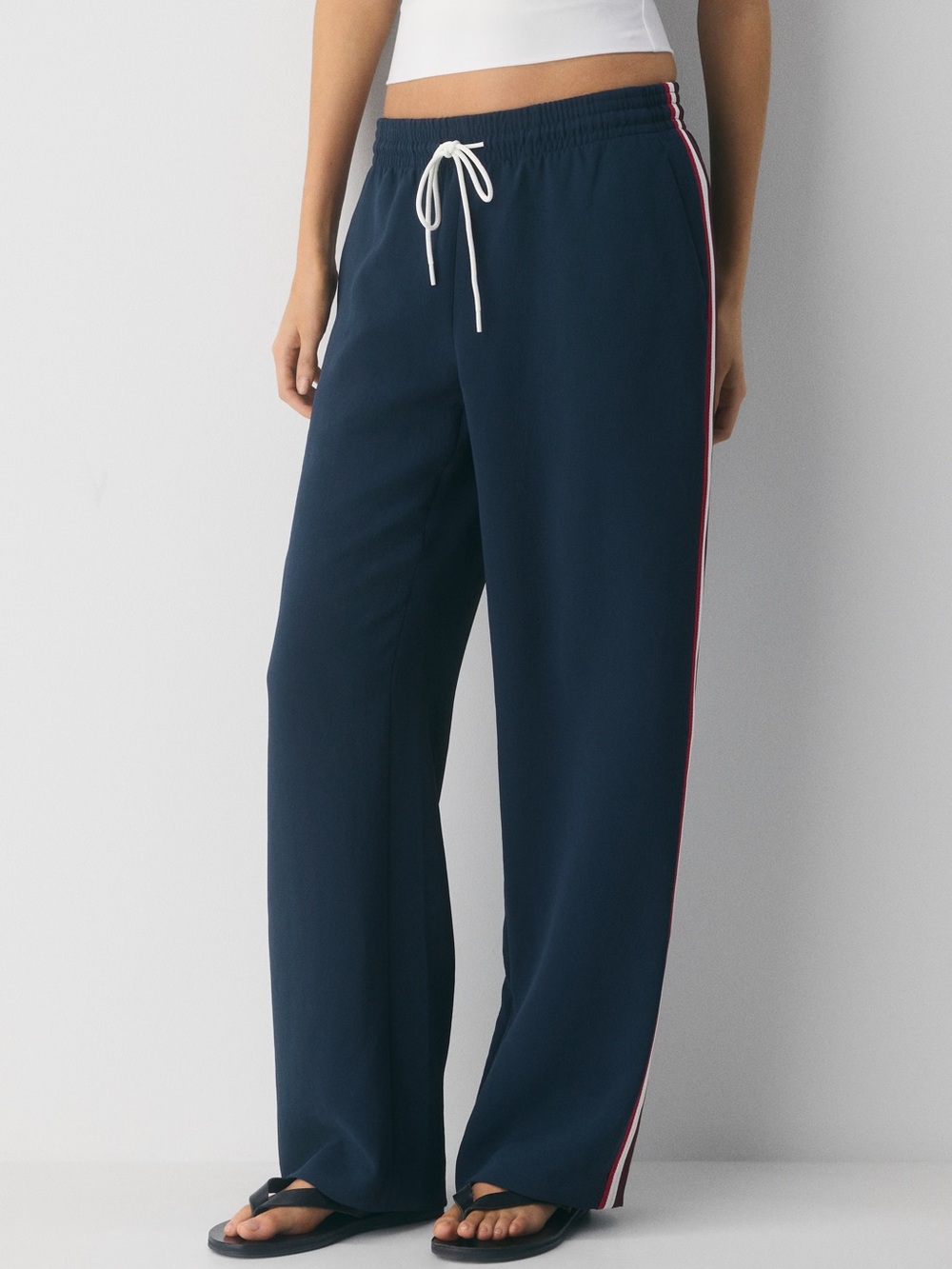 Aritzia Wilfred Thesis Pant in Dark Night Navy Stripe XS Like New Track Pant
